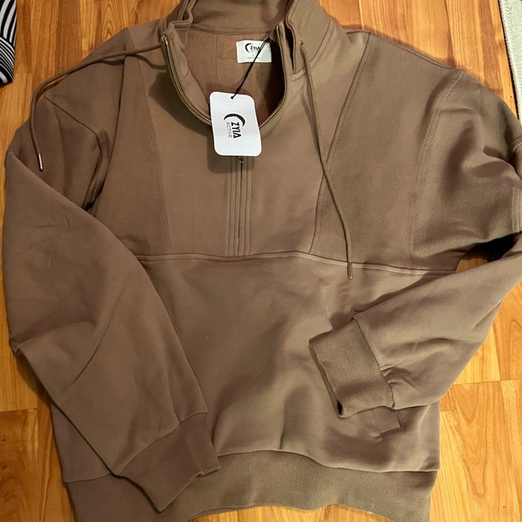 ZYIA Tops - Zyia 1/4 zip